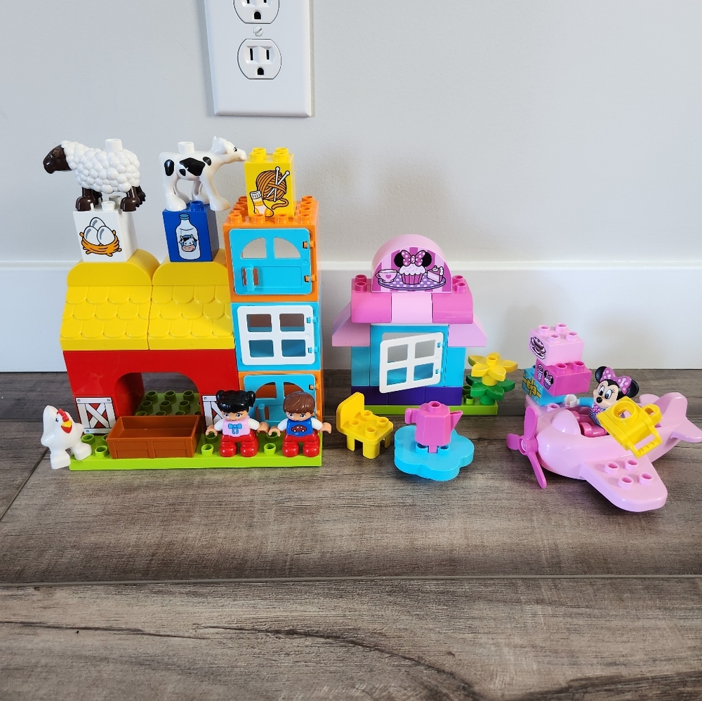Lego Duplo: My first farm set & Minnie's Cafe set